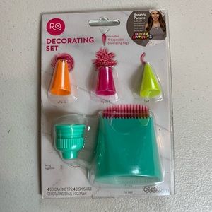 Cake Cupcake Decorating Tip Set  WILTON